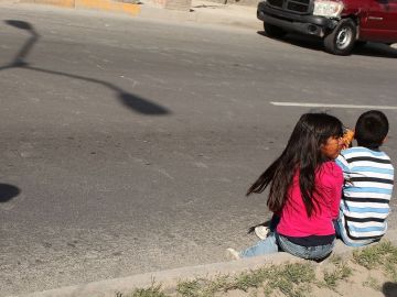 Muchos de los niños que ingresan ilegalmente a EEUU terminan en custodia de la Patrulla Fronteriza, que los puede poner en la vía rápida de la deportación.