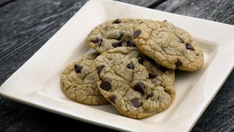 Galletas de microondas con chispas de chocolate.