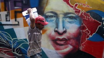 El gobierno de Nicolás Maduro conmemora este miércoles el primer aniversario de la muerte de Hugo Chávez, en un país sumido en una profunda crisis.