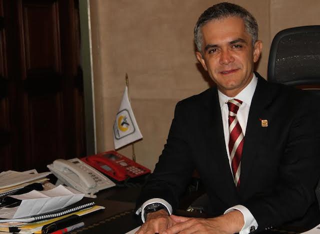 El alcalde de Ciudad de México busca inversión de mexicanos en EEUU y viajará a Los Ángeles para promover sus proyectos.