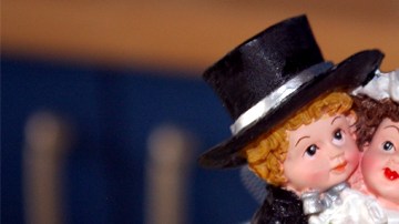 If your parents used toasting flutes at the wedding, loan the keepsakes to the restaurant to use for a special 25th wedding anniversary toast.