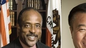 Mientras que Calderón enfrenta cargos por soborno a cambio de favores públicos, Wright fue sentenciado por mentir sobre su lugar de residencia.