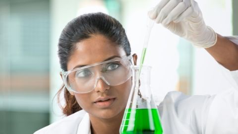 Ciencia es una de las carreras de mayor demanda.