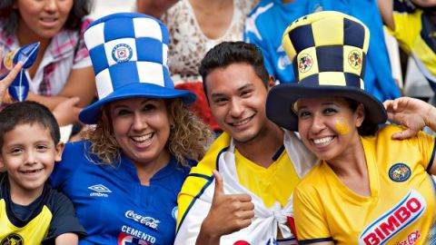 Ambiente familiar se vive en el estadio Azteca
