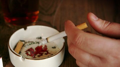 La adicción al cigarrillo va desde el 35% de los hombres puertorriqueños al 11% de los varones dominicanos.