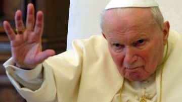 Juan Pablo II será proclamado santo en tiempo récord, a tan sólo nueve años de su muerte.