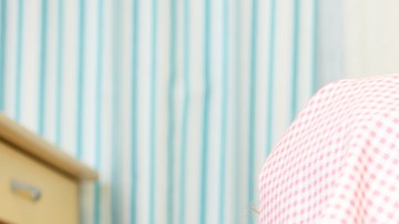 Haz del proyecto de limpieza algo divertido y deshazte de las cosas que no uses o no sirvan.