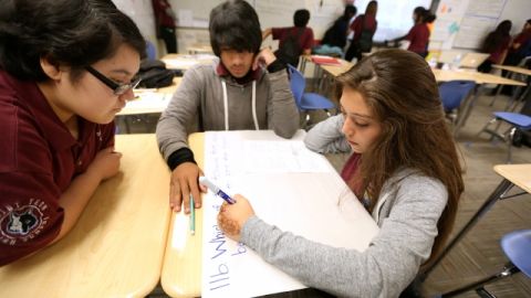 La profesora los amenazó con llamar a inmigración