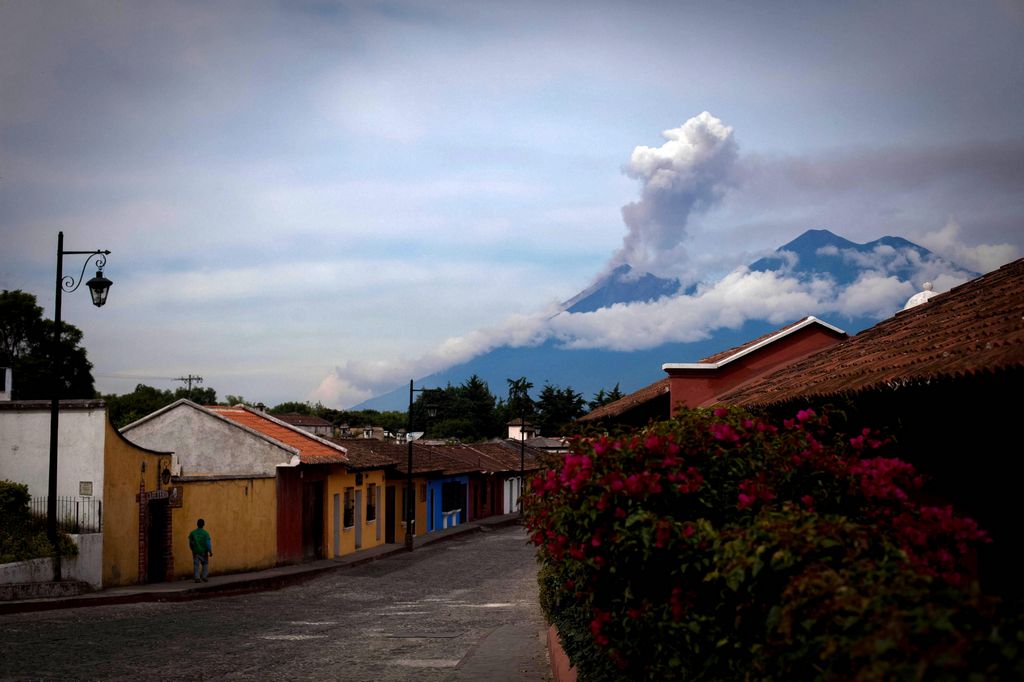 Las explosiones hacen vibrar casas en las aldeas Panimache, Morelia y Santa Sofía.