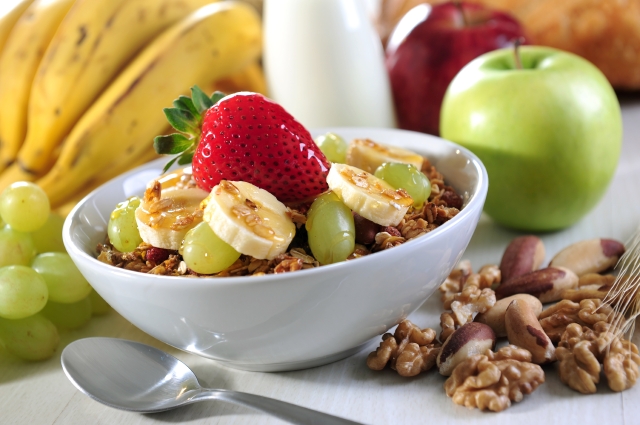 Las frutas son esenciales en cualquier dieta saludable, fortalecen al sistema inmune y benefician la salud digestiva e intestinal.
