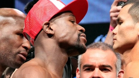Miradas que matan... Floyd Mayweather Jr. y Marcos Maidana libraron dos grandes peleas en 2014.