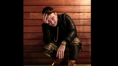 Es parte del movimiento reciente de artistas urbanos provenientes de Colombia.
