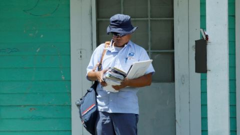 En la zona metropolitana, que cubre los condados de LA y Orange, hubo 309 ataques a carteros, el mayor número en el país.