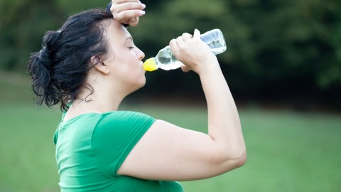 Para evitar la obesidad hay que cuidar la alimentación, pero también el descanso.