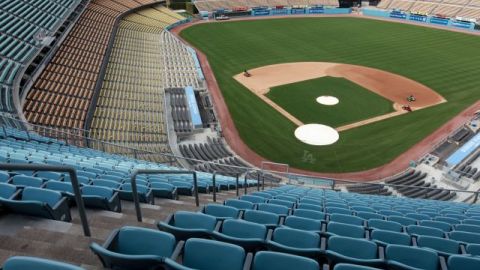 El Dodger Stadium podría albergar la megapelea entre Canelo y GGG.