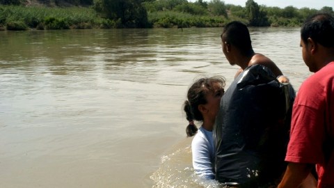 Algunos menores no tendrían derecho a abogado federal en proceso deportación