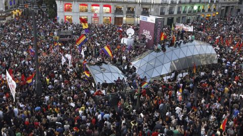 La concentración se realizó tras anunciarse la abdicación del rey Juan Carlos.