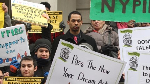 En el primer año y medio de DACA, USCIS aprobó más de 521 mil casos.