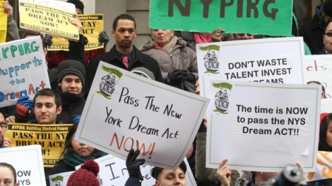 En el primer año y medio de DACA, USCIS aprobó más de 521 mil casos.