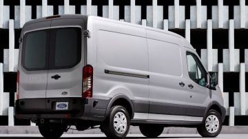 La Ford Transit domina el mercado europeo de camionetas de carga.