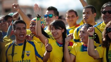 Fans ecuatorianos apoyando a la 'Tricolor' en Brasilia.