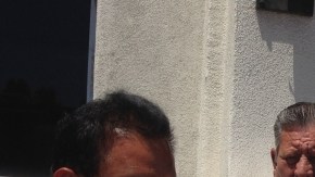 Un recaudador de firmas puede cobrar $5 dólares por nombre válido, según la iniciativa.