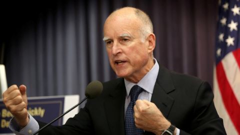 El Gobernador Jerry Brown fue diagnosticado con cáncer de próstata en 2012.