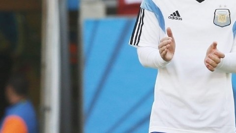 Lionel Messi cumplió ayer 27 años y espera celebrarlo el 13 de julio con el título.