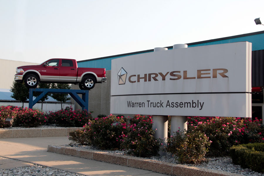 Chrysler invierte 63 millones en la Planta de Warren La Opinión