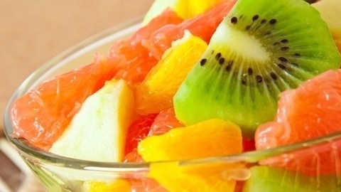 Fruta fresca al desayuno de postre o cena.
