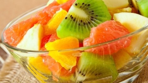 Fruta fresca al desayuno de postre o cena.