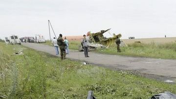 En el vuelo MH17 viajabna 295 personas, no hay sobrevivientes.
