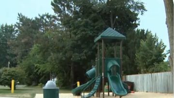 Un parque infantil del área residencial fue la escena del crimen.
