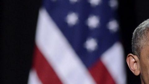 El Presidente además ordenó una operación humanitaria para asistir a los desplazados en el norte de Irak.