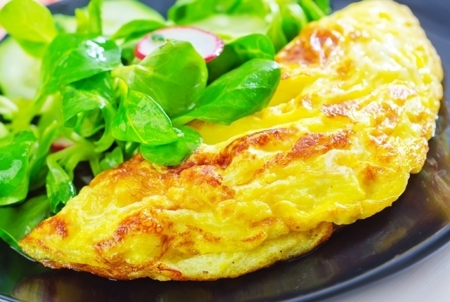 El huevo es una gran fuente de vitamina B12, proteína y hierro.