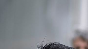 El concejal Carlos Menchaca (en la foto junto a la Defensora del Pueblo, Letitia James) catalogó la situación con los niños migrantes como una crisis humanitaria.