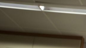 Personal médico extrema medidas para tratar a pacientes con ébola.