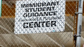 Más de 150 niños inmigrantes recién llegados al país han  visitado el centro de registro del LAUSD desde hace dos semanas.