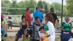Juan Tenorio en compañía de su esposa Esther visitando el parque de Flushing.