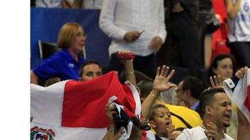 La afición dominicana, fiel y muy entusiasta.
