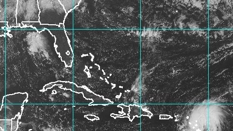 Pasó como tormenta tropical cerca de la isla de Antigua.