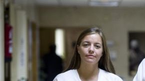 De izquierda a derecha: Marta Arsuaga Vicente, Fernando de la Calle y María del Mar Lago Nuñez, integrantes del equipo médico que atiende a la auxiliar de enfermería contagiada por ébola, Teresa Romero.