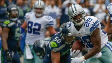 Murray #29 es el líder terrestre de la Liga con 785 yardas en 159 acarreos, además de sumar 21 recepciones para 155 yardas.