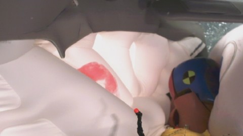 Pruebas de bolsas de aire, airbags, en un Honda.