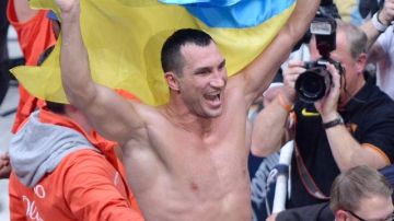El ucraniano dominó el boxeo en su división.