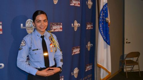 Laura Mendoza, la nueva jefe de cadetes de LAPD. El número de participantes ha incrementado de 457 miembros en el 2007, a más de 6,000 participantes en la actualidad, en su mayoría, latinos..