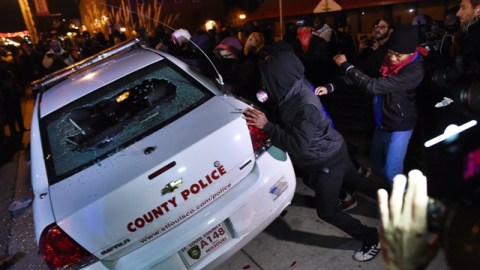 La Guardia Nacional y el FBI llegaron a Ferguson antes del anuncio del jurado sobre la muerte de Brown.