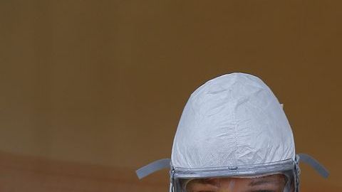 El análisis hecho en hombres que tuvieron ébola confirma que el virus sobrevive en el semen.