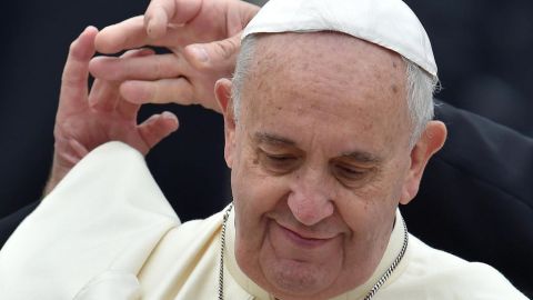 La iniciativa fue del máximo jerarca de la Iglesia Católica.