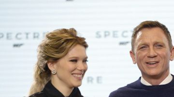 Monica Bellucci (dcha), la francesa Lea Seydoux (izq) y el actor británico Daniel Craig".